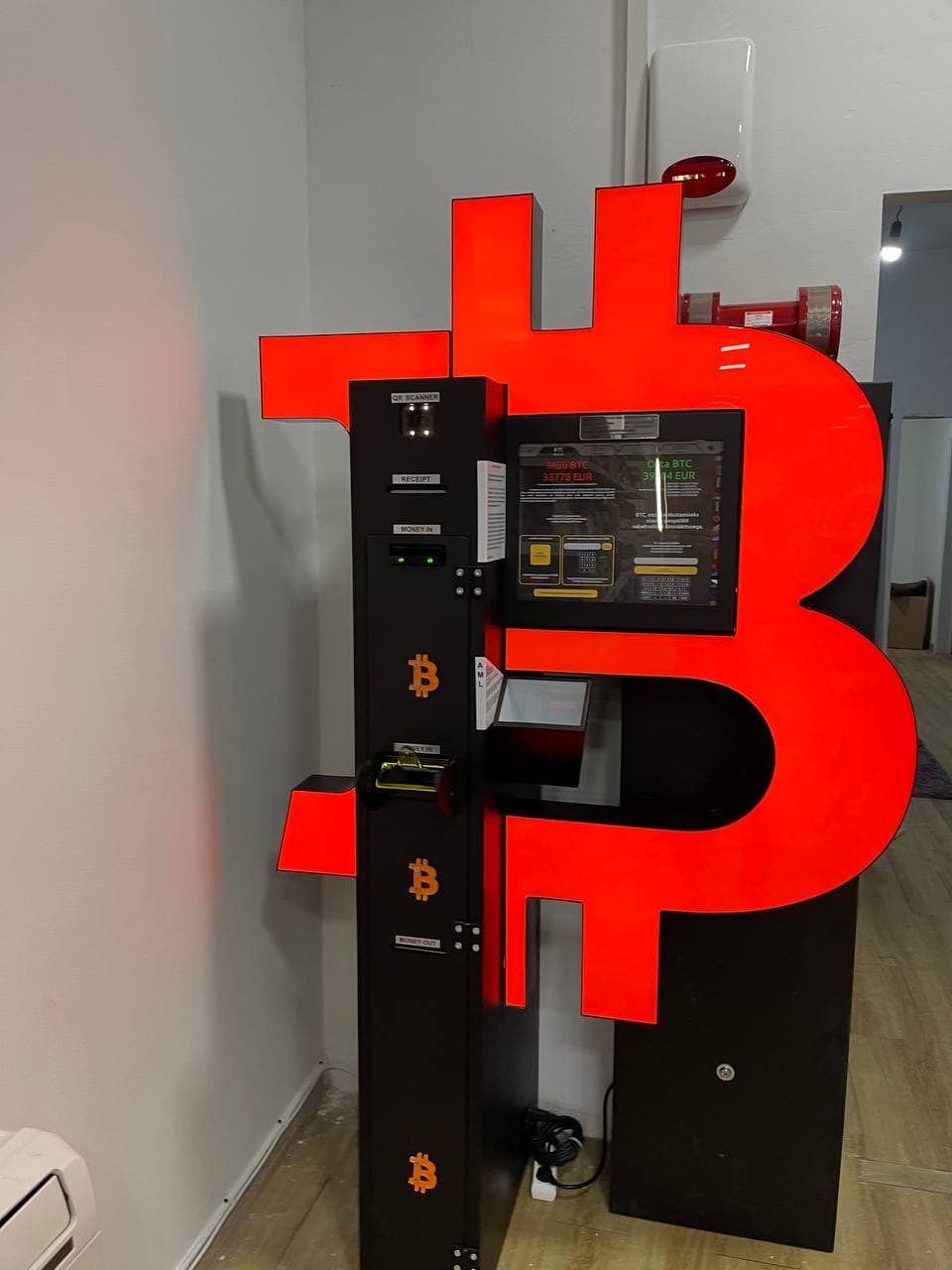 Bitcoin geldautomaatin het pand aan de Anspachlaan, fotonummer 1
