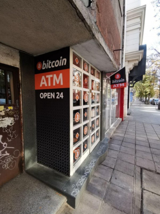 Банкомат за биткойни в помещението на улица 