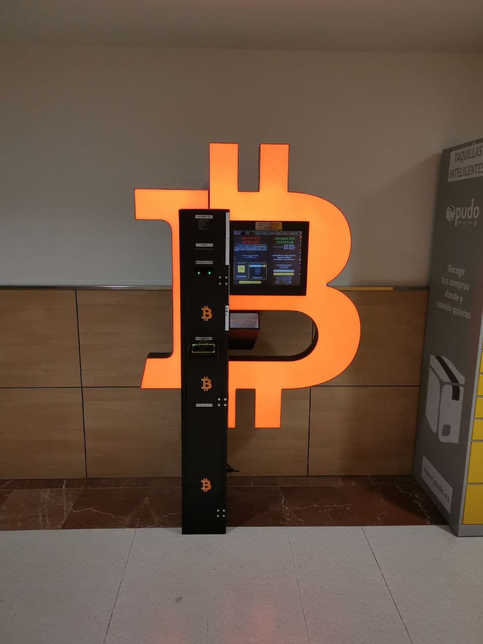 Cajero automático bitcoin en el centro comercial Artea, foto número 1