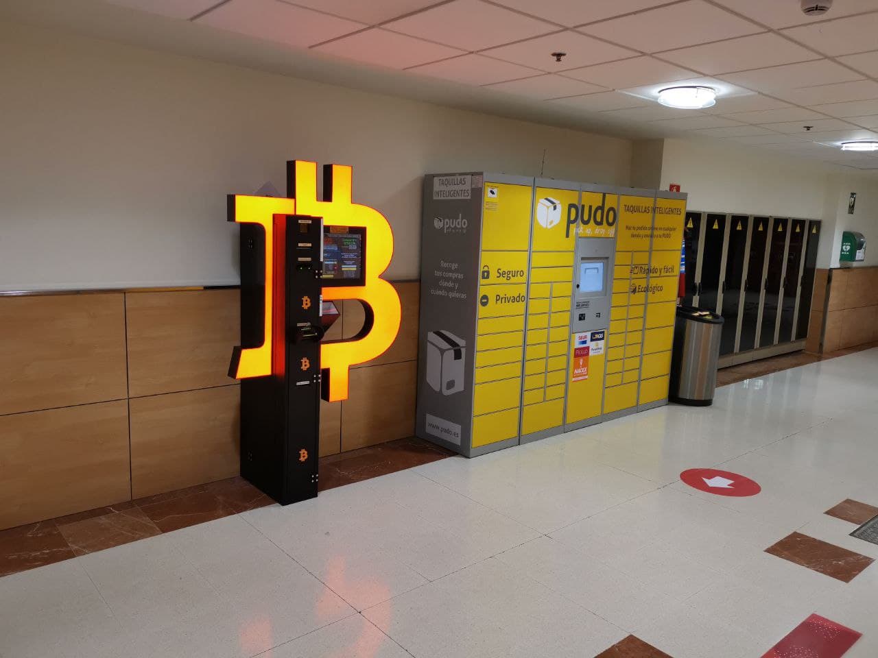 Cajero automático bitcoin en el centro comercial Artea, foto número 3