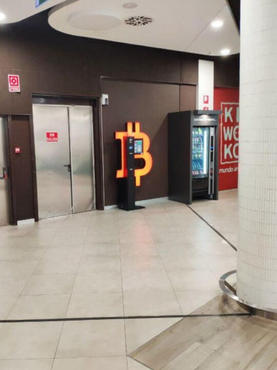 Cajero Bitcoin Madrid en Centro Comercial Madrid Sur foto número 3