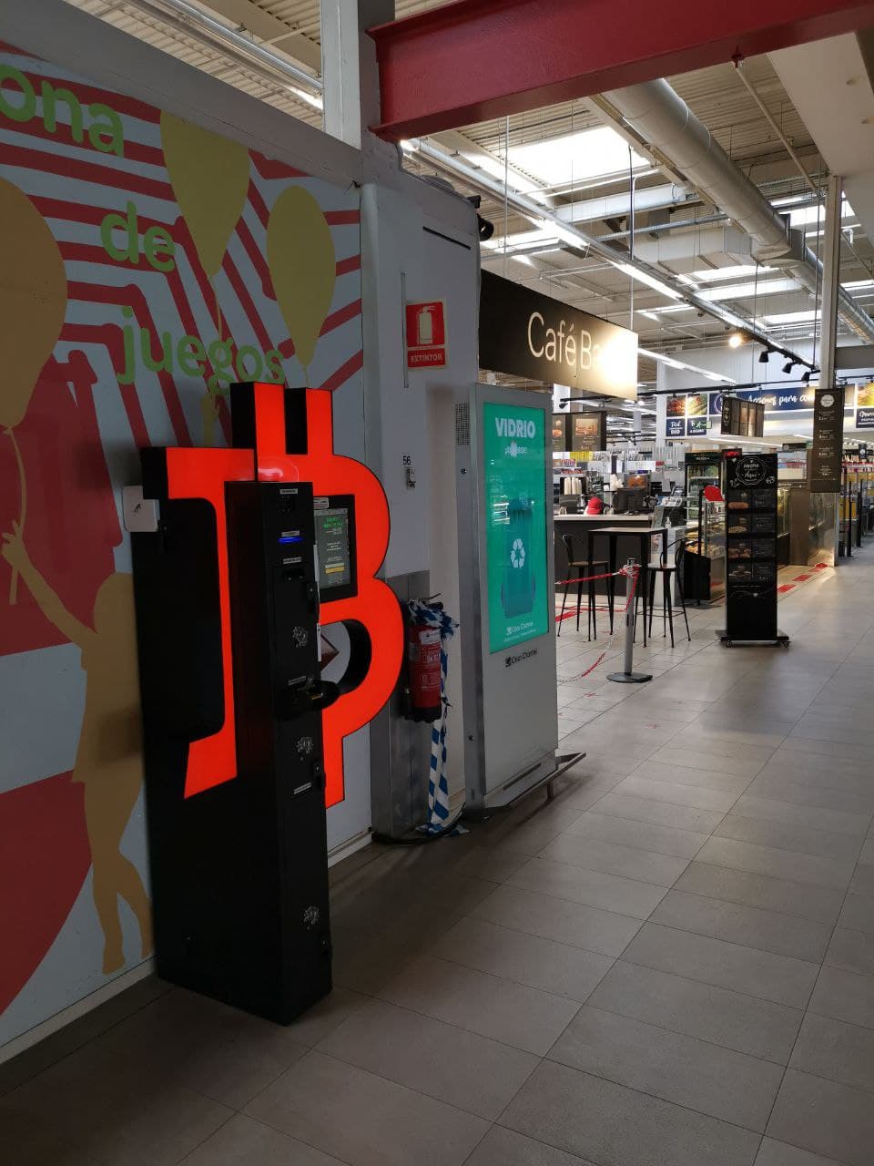 Cajero automático de Bitcoin en el centro comercial Carrefour Zaraiche, foto número 3