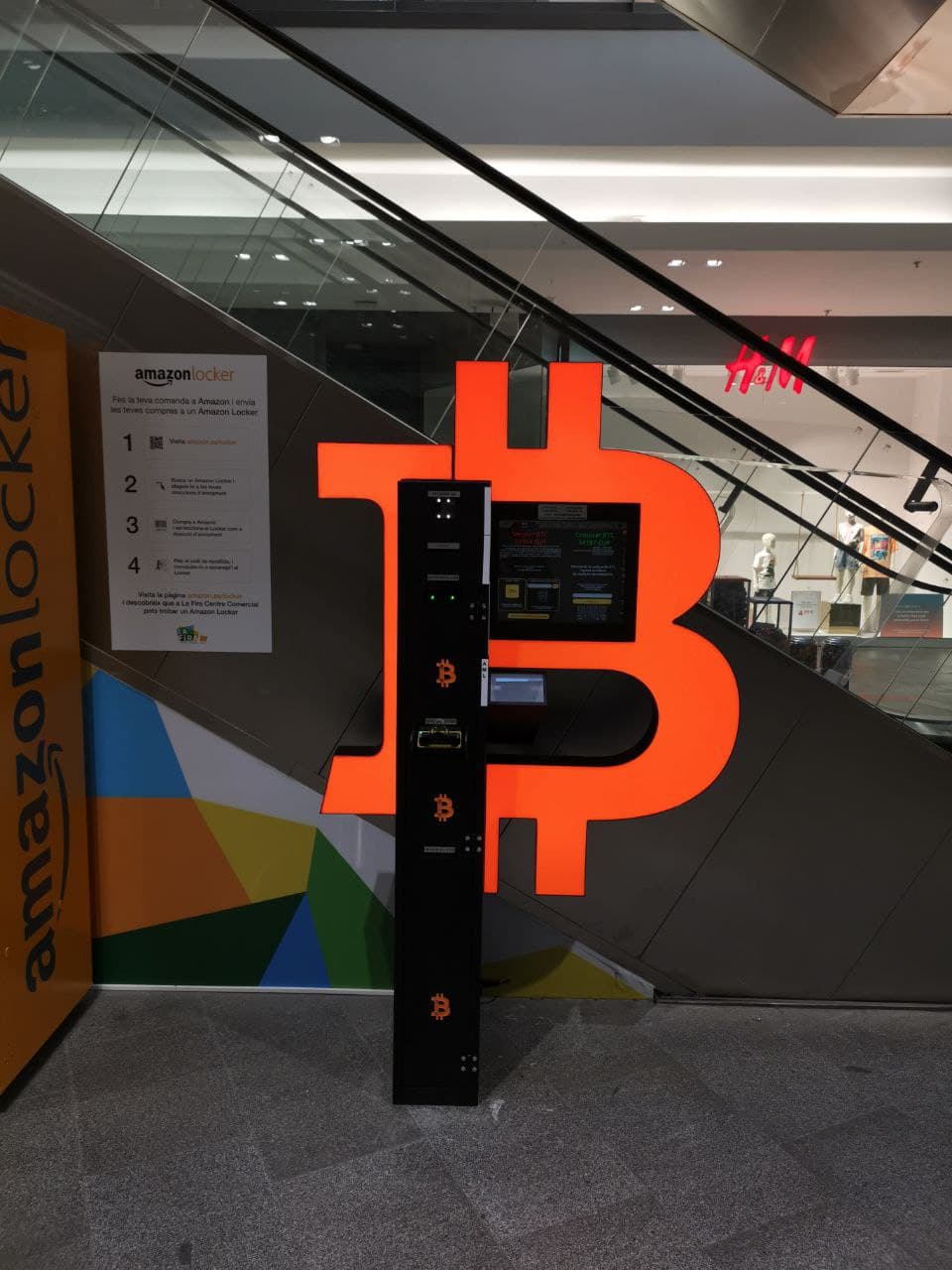 Cajero automático bitcoin en el centro comercial la fira, foto número 1