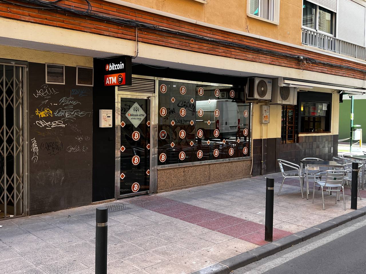 Cajero Bitcoin Murcia en el local de la Calle Literato Andrés De Claramonte, foto número 6