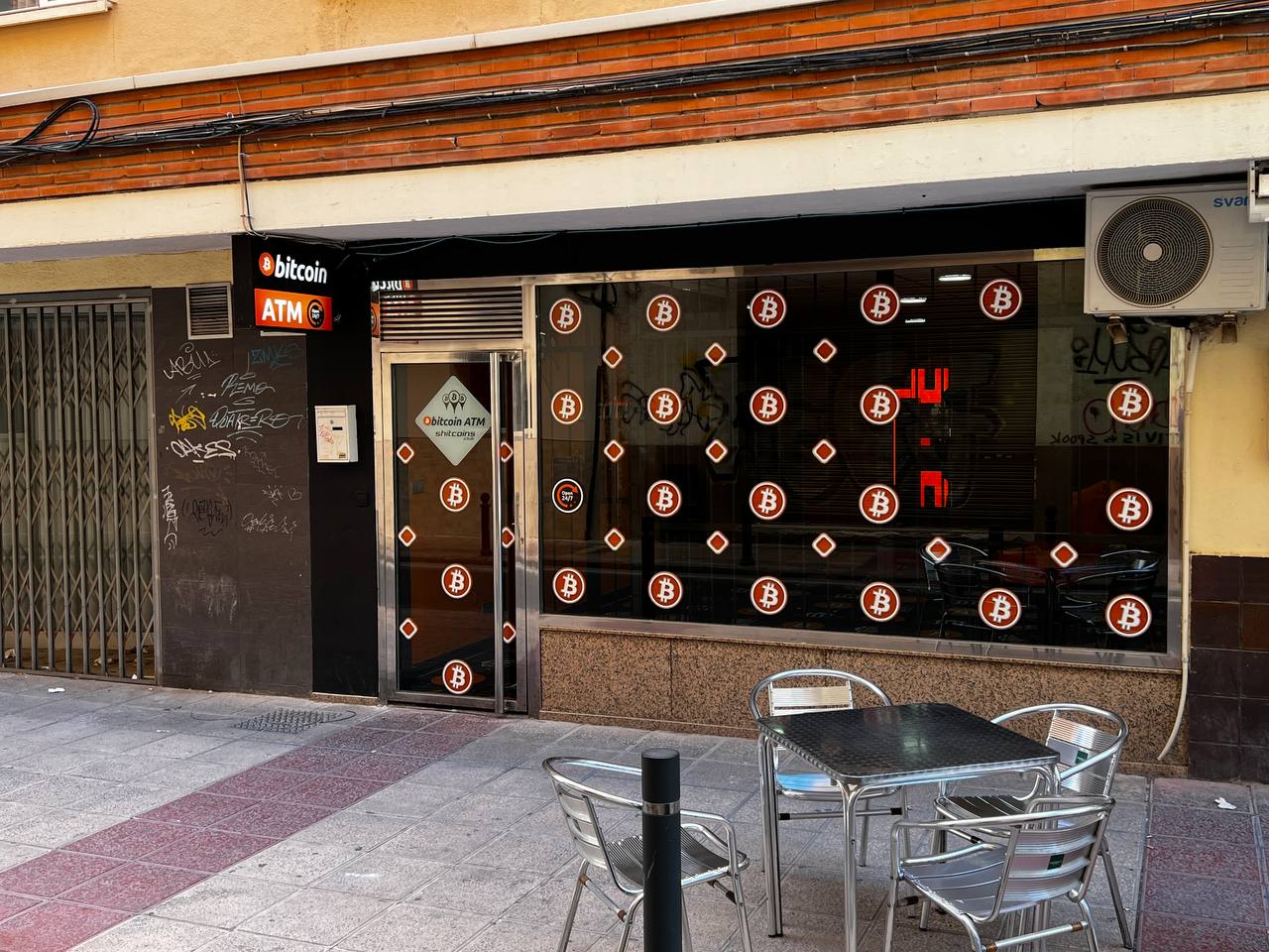 Cajero Bitcoin Murcia en el local de la Calle Literato Andrés De Claramonte, foto número 5