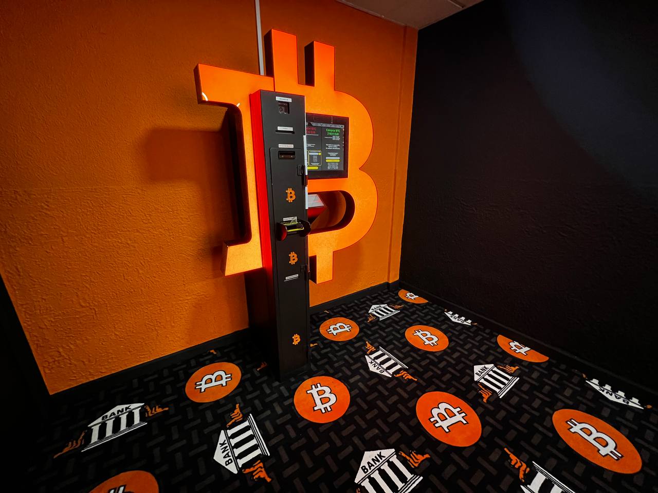 Cajero Bitcoin Murcia en el local de la Calle Literato Andrés De Claramonte, foto número 3