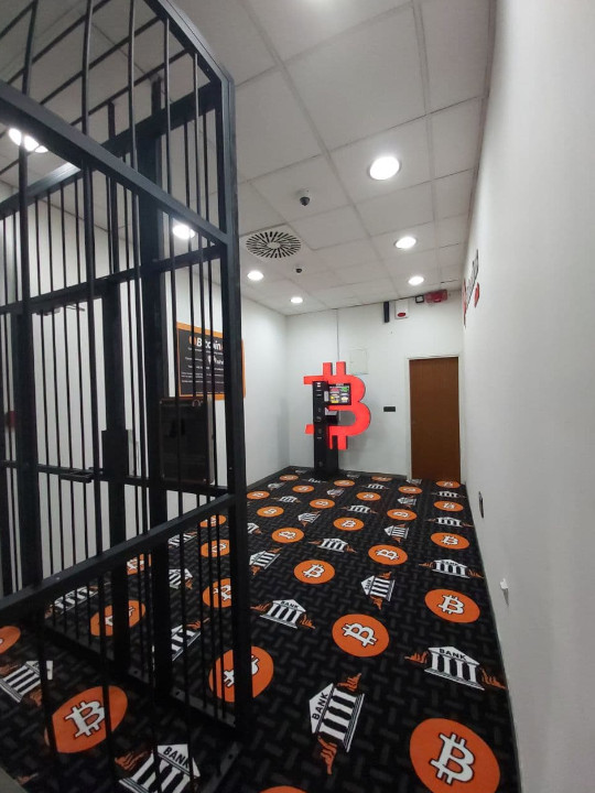 Bitcoin bankomat u prostorijama u ulici Stjepana Širole, fotografija broj 3