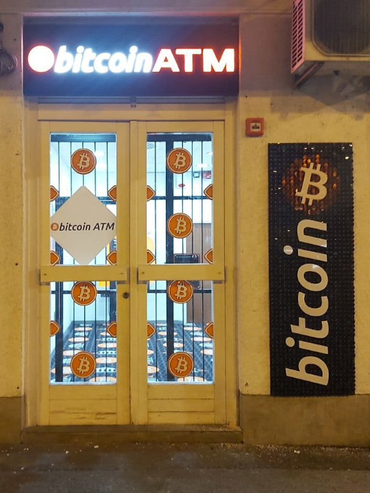 Bitcoin bankomat u prostorijama u ulici Stjepana Širole, fotografija broj 4