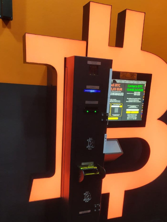 Bitcoin ATM Berscia nei locali di Via Giovanni Lipella, foto numero 1