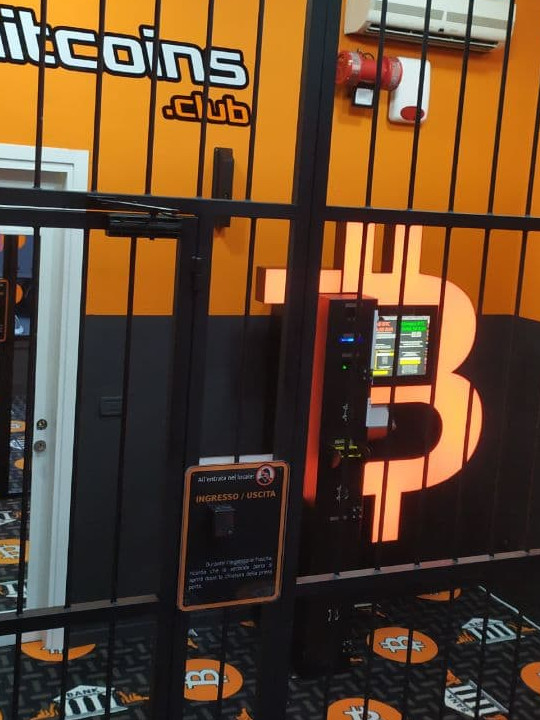 Bitcoin ATM Berscia nei locali di Via Giovanni Lipella, foto numero 2