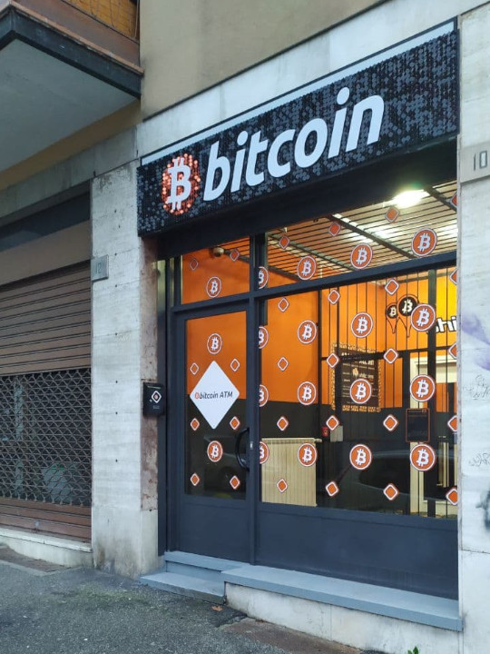 Bitcoin atm nei locali di Via Giovanni Lipella, foto numero 4