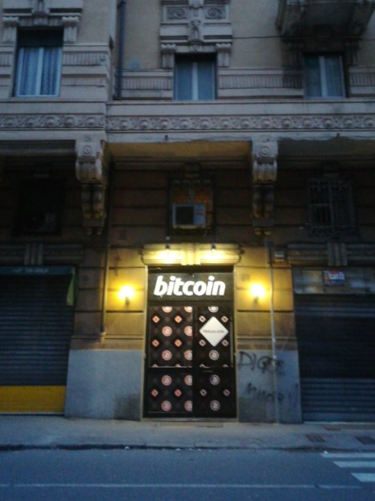 Bitcoin atm nei locali di Via Giovanni Tommaso Invrea 1