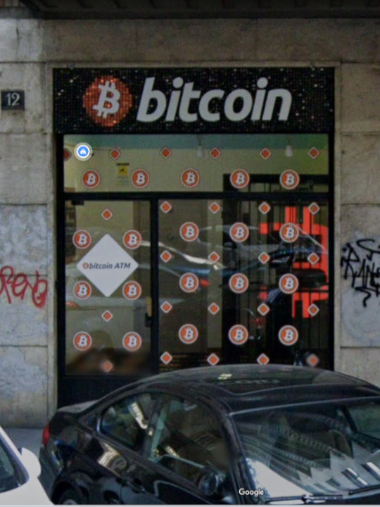 Bitcoin atm nei locali di Via Teodosio, foto numero 2