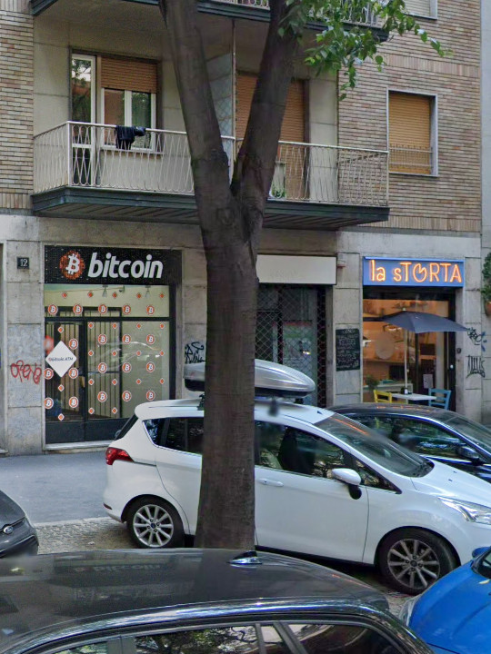 Bitcoin atm nei locali di Via Teodosio, foto numero 3