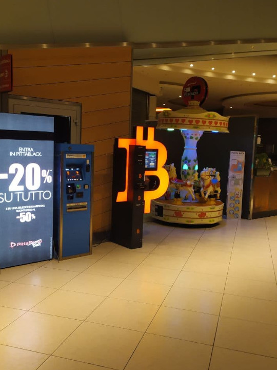 Bancomat Bitcoin nel Centro Commerciale Montedoro foto numero 3