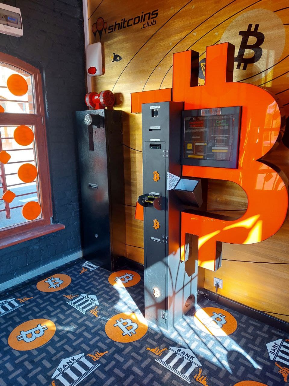 Bitomat Toruń - Shitcoins.club - 🌍lokalizacja, środki