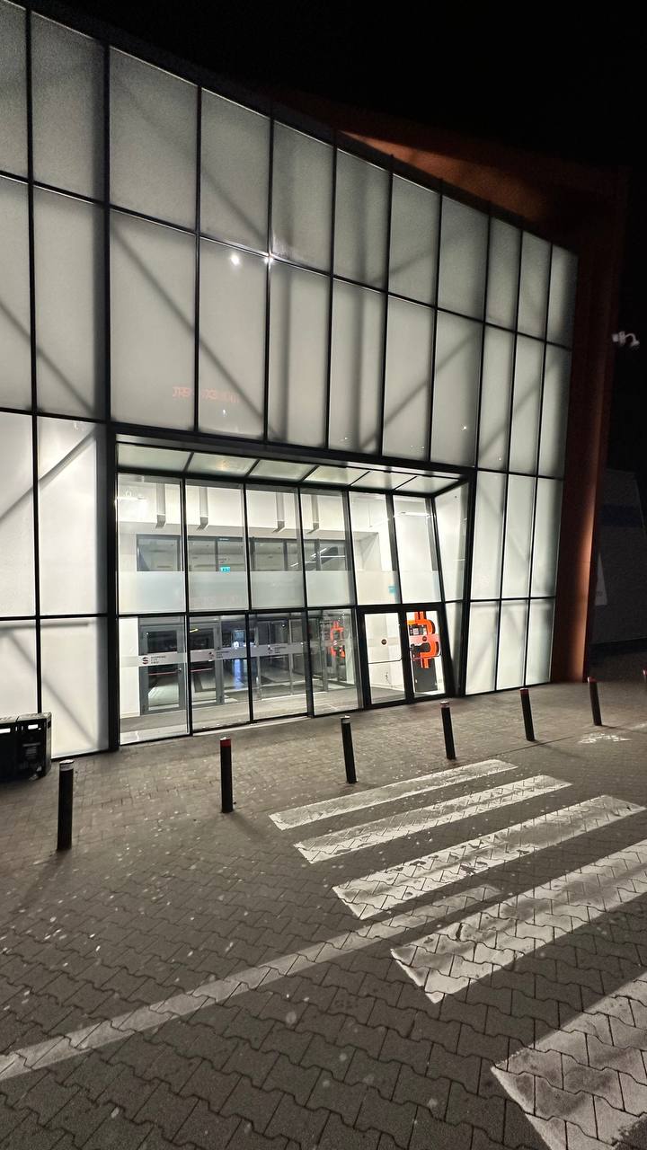Bancomat Bitcoin Sibiu în Auchan Shopping City Sibie, fotografia numărul 2
