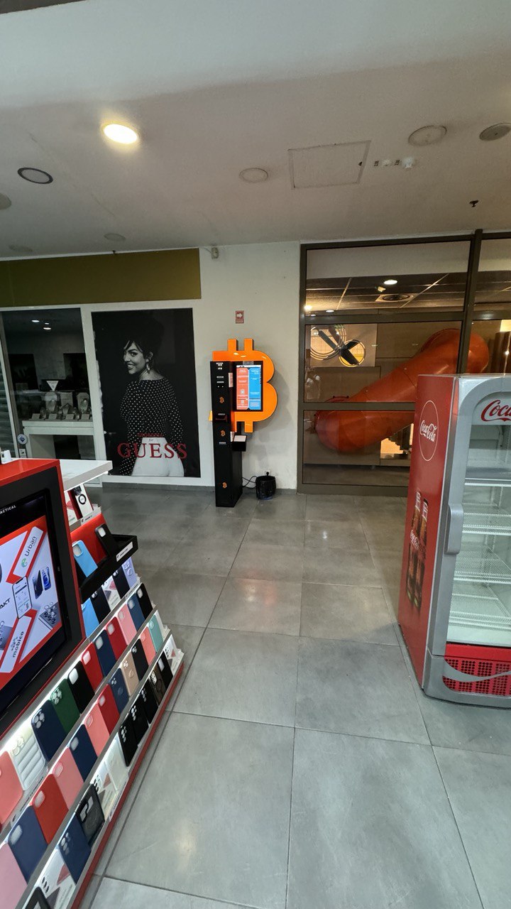 Bancomat Bitcoin în Centrul Comercial Crișul foto numărul 3
