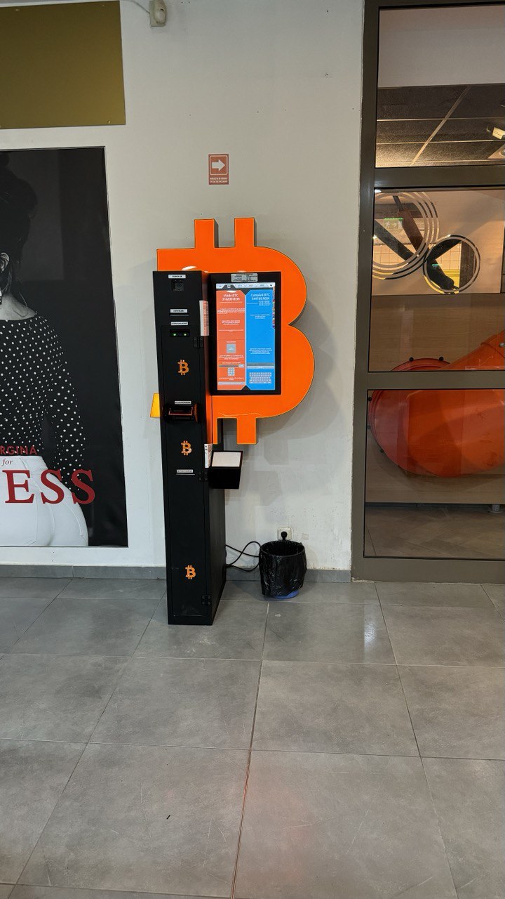 Bancomat Bitcoin în Centrul Comercial Crișul foto numărul 2